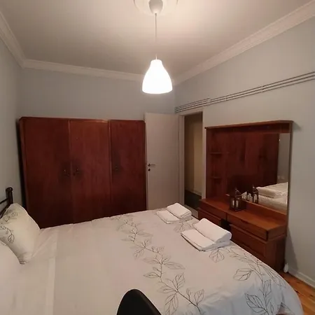Cozy Three Bdrms At Five Filippou Str Apartament *