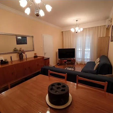 Cozy Three Bdrms At Five Filippou Str Apartament